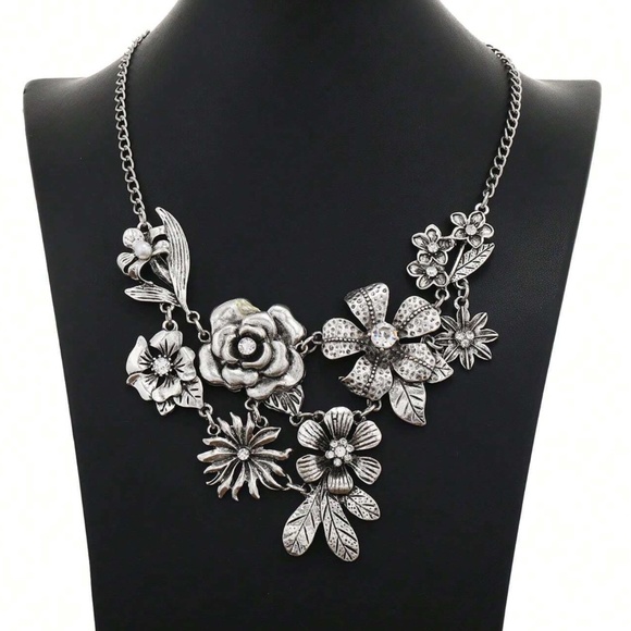 Antique Silver Tone Flowers Statement Necklace - Picture 3 of 4